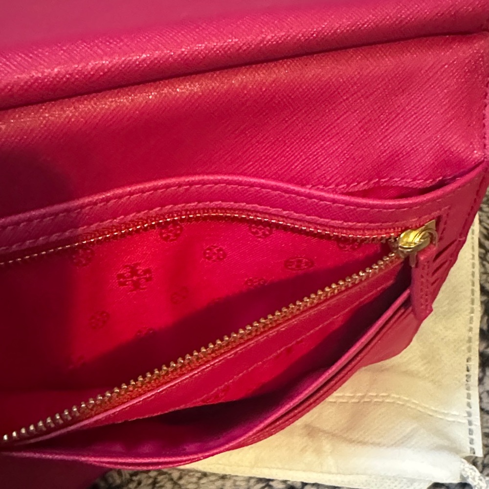 Tory Burch Pink (Fuchsia) Top-Handle Satchel/Crossbody bag with Gold Logo - Picture 11 of 12